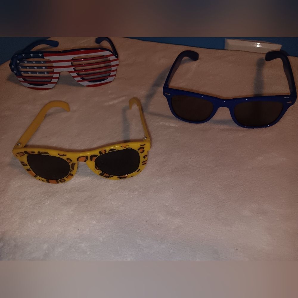 Kids Sunglasses Lot of 3 Pre-owned